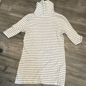 Half-Sleeve Turtleneck